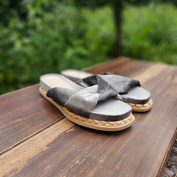 Dolce Vita Grey Velvet Flat Sandals, Women's Sandals, Size 7, Pre-owned,Like new - Picture 4 of 14